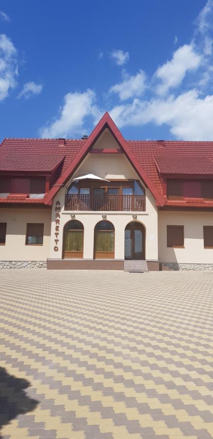Amaretto Szallas Mişcolţ Exterior foto