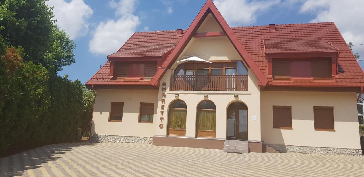 Amaretto Szallas Mişcolţ Exterior foto
