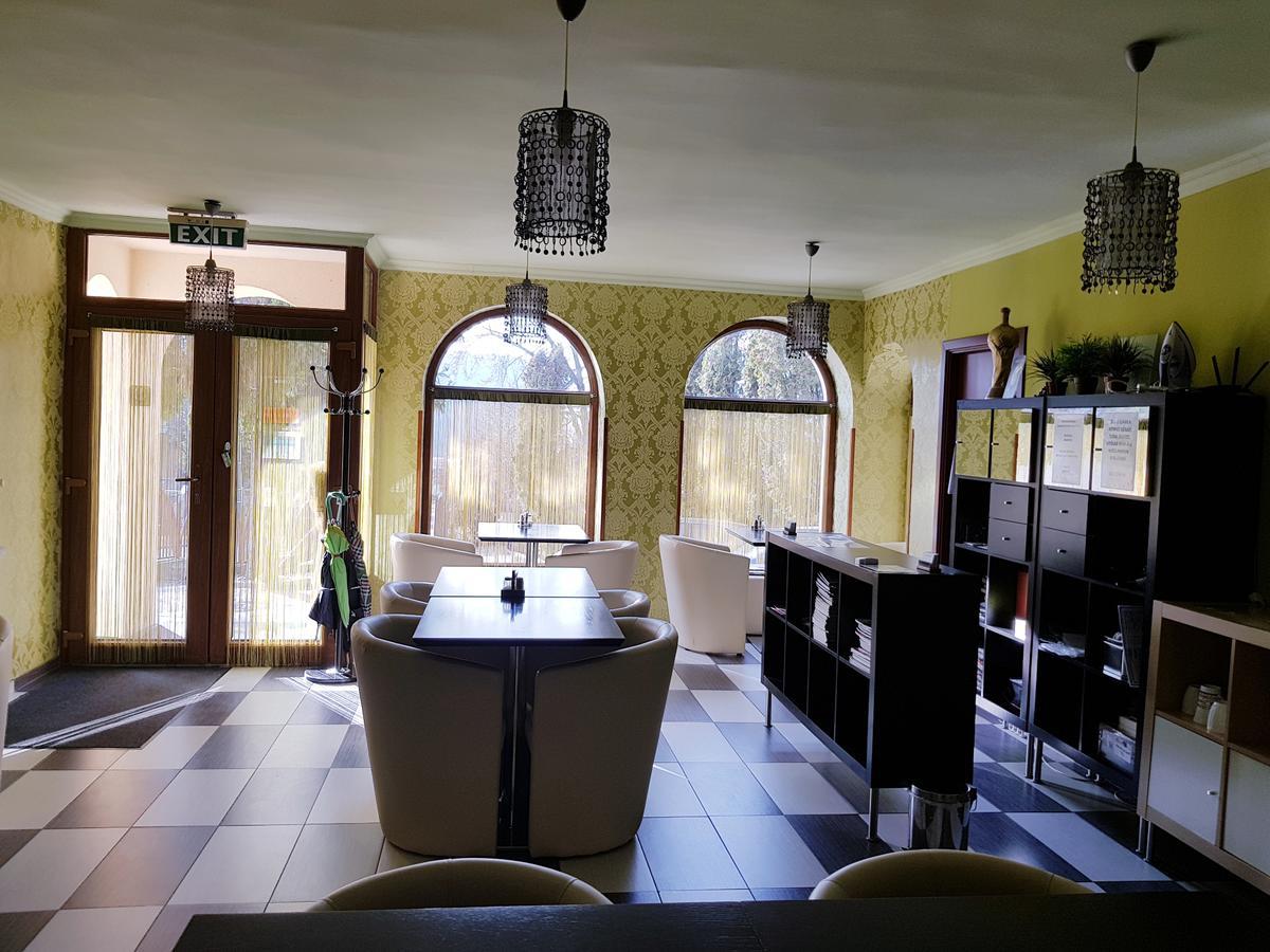 Amaretto Szallas Mişcolţ Exterior foto