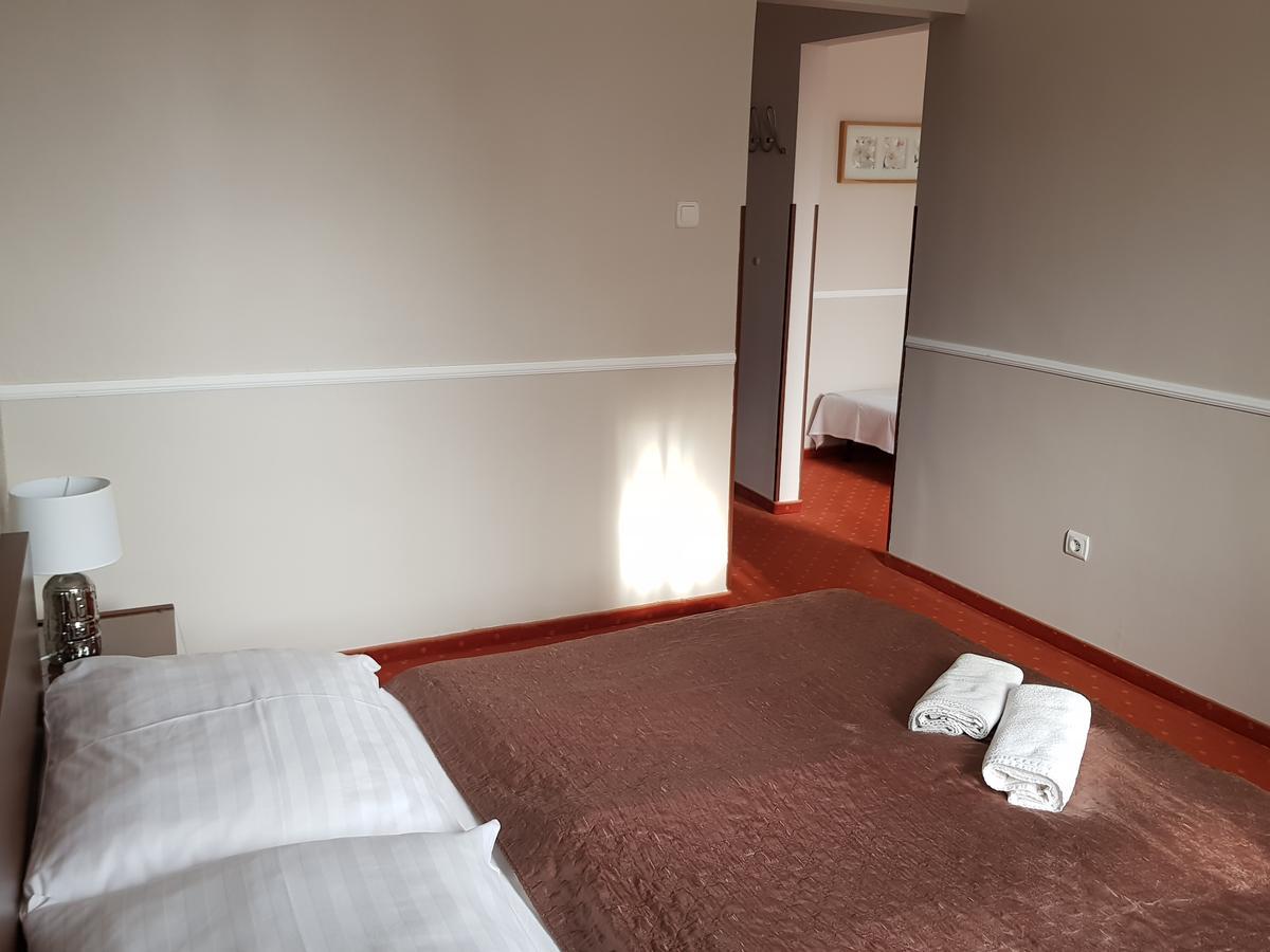 Amaretto Szallas Mişcolţ Exterior foto
