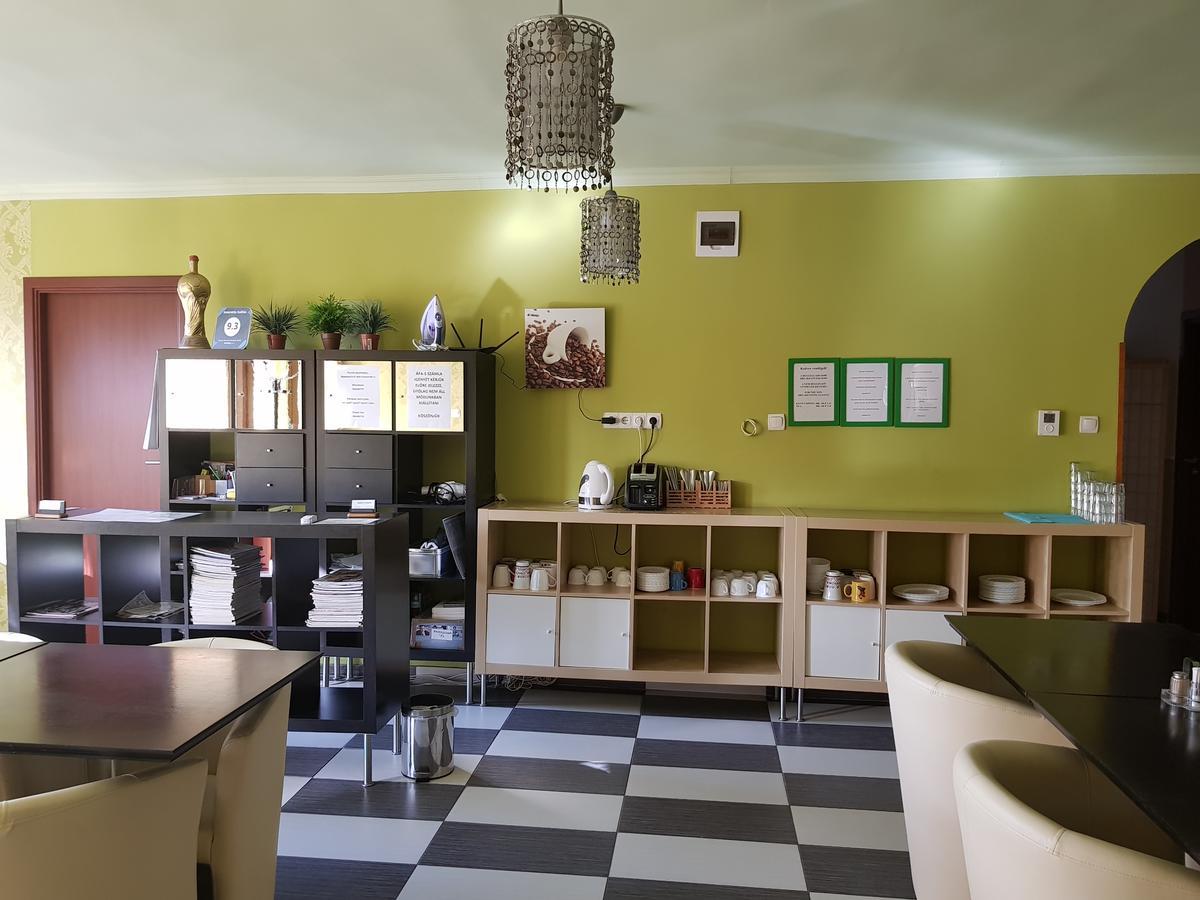 Amaretto Szallas Mişcolţ Exterior foto