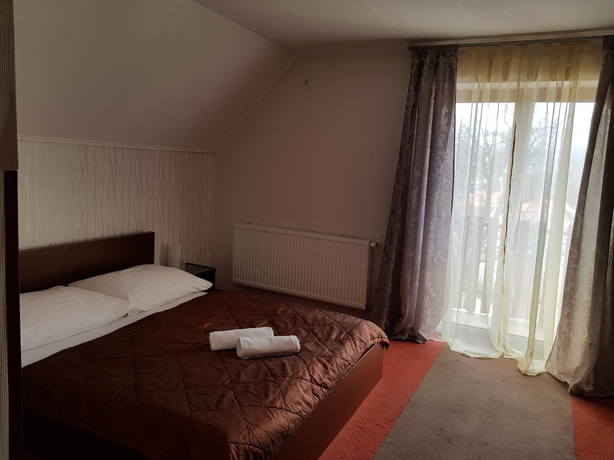 Amaretto Szallas Mişcolţ Exterior foto